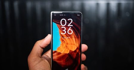 Motorola Razr Fold القابل للطي على شكل كتاب: المواصفات والتفاصيل وتاريخ الإصدار