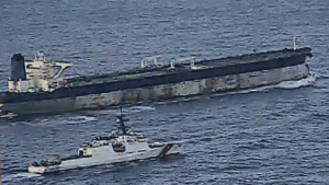 قلق الناتو بشأن أطقم الأسطول المظلم مع استيلاء الولايات المتحدة على الناقلة الروسية