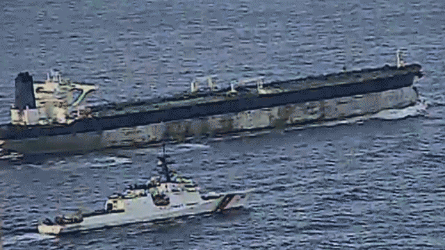 قلق الناتو بشأن أطقم الأسطول المظلم مع استيلاء الولايات المتحدة على الناقلة الروسية