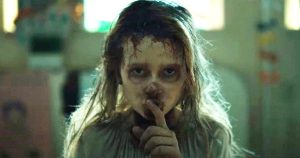 هذا الفيلم المثير الغامض لعام 2021 حطم للتو قائمة الأفلام الأكثر شعبية على Netflix