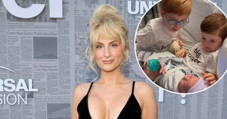 ميغان ترينور تكشف كيف كان رد فعل ابنيها على أختهما الجديدة ميكي مون