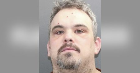 مقاتل من نيويورك MMA يعترف بتجويع ابنته البالغة من العمر 5 سنوات حتى الموت في “بيت الرعب”