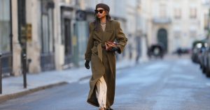 هذه البلوزات الـ 17 ذات الأكمام الربعية تخفي أجنحة الخفاش تحت الإبط، وكلها معروضة للبيع