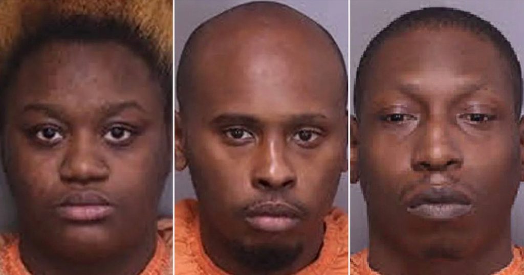 تم إطلاق النار على امرأة من ولاية كارولينا الجنوبية، وأضرمت فيها النيران بعد أن نصب لها 3 أشخاص كمينًا أثناء اجتماع لشراء جرو