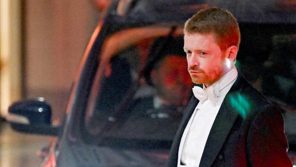 يستقيل ماكسويني من منصبه كرئيس لموظفي ستارمر وسط جدل حول ماندلسون