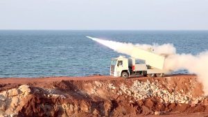 إيران تطلق صواريخ على مضيق هرمز خلال تدريبات بحرية عسكرية