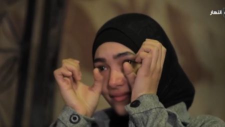 أعطتها التلاجة والغسالة.. عروسة تبكي على الهواء بعد هدية ريهام سعيد