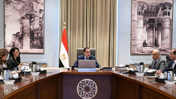 رئيس الوزراء يتابع الموقف التنفيذي الحالي لمشروعات حماية الشواطئ