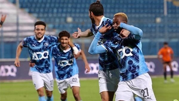 صراع الكبار يشتعل| بيراميدز يقترب من خطف نجم بتروجت.. ومفاوضات سرية تحسم مصير الصفقة