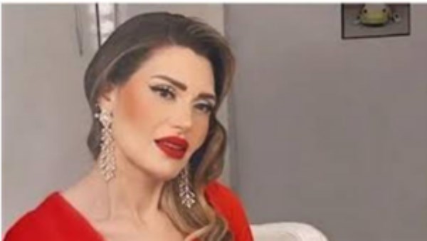 فستان بمليون جنيه.. إطلالة دينا طلعت تثير الجدل