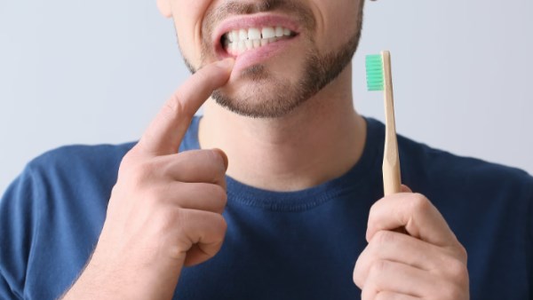 الفم بوابة لصحة الجسم بالكامل