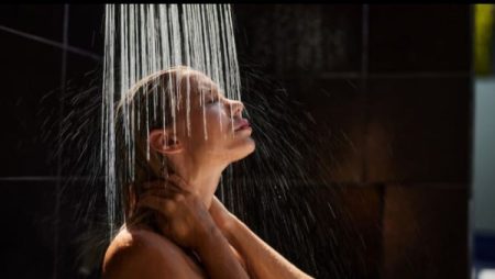 ترند «الاستحمام في الظلام».. يساعد على النوم أسرع |تفاصيل