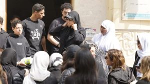 أحدث ظهور لـ أولاد ريم مصطفى فى جنازة والدتها