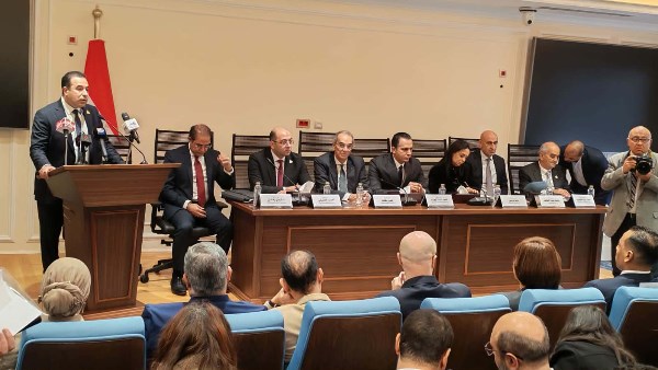 وزير الاتصالات: الفضاء السيبراني أصبح جزءًا من النسيج الاجتماعي للأطفال