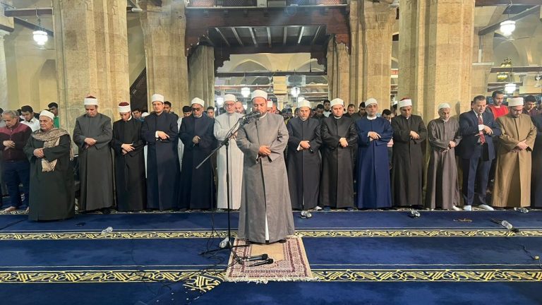 بث مباشر صلاة العشاء والتراويح من الجامع الأزهر ليلة 26 رمضان