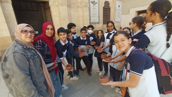 المتحف القبطي ينفذ ورشة تشكيل الطين الأسوانى