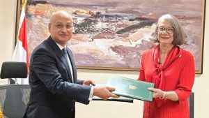 مساعد وزير الخارجية لحقوق الإنسان بعقد جلسة مباحثات مع رئيسة الاتحاد الدولي لجمعيات الصليب والهلال الأحمر