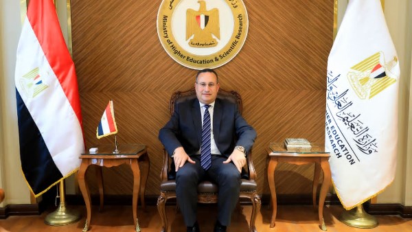 وزير التعليم العالي يهنئ منتسبي الوزارة والمجتمع الأكاديمي بحلول شهر رمضان