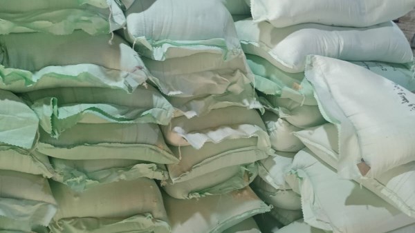 المنوفية: ضبط 12 طن مواد غذائية و1000 لتر سولار مجهول المصدر وتحرير 242 مخالفة