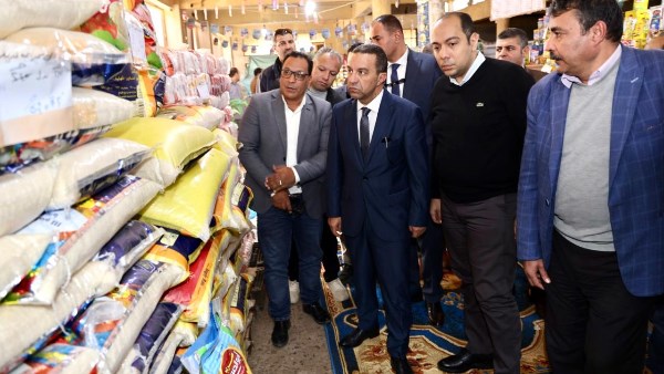 محافظ المنوفية يتفقد معرض أهلاً رمضان لبيع السلع الغذائية بأسعار مخفضة