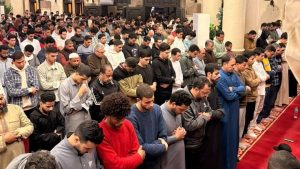 إقبال كثيف من المصلين على صلاة التراويح في بني سويف