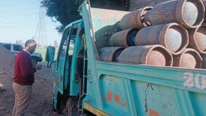 ضبط صاحب مستودع وسيارة محملة بالأسطوانات قبل بيعها بالسوق السوداء فى قنا
