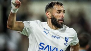 الظهور الأول لـ بنزيما ضد فريق السابق.. مواجهة نارية بين الهلال واتحاد جدة