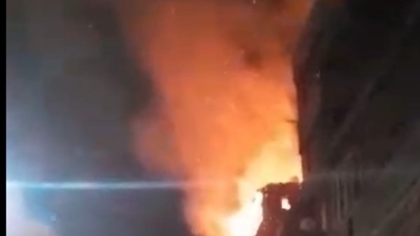 السيطرة على حريق في عرشة خشب أعلى عقار في بورسعيد