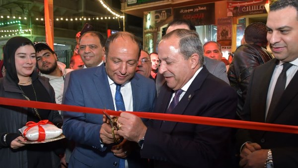 الفرخة بـ 55 والأرز بـ 20.. محافظ بورسعيد يفتتح معرض رمضان الخير