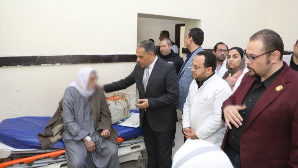 محافظ الشرقية يُفاجئ مستشفى بلبيس المركزي ويؤكد : صحة المواطن أولاً