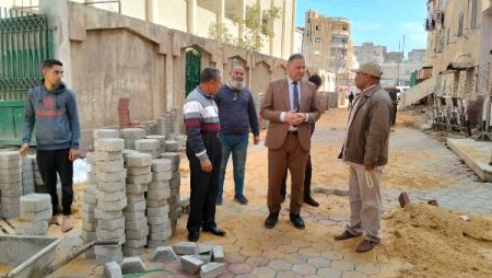 محافظ كفر الشيخ يتابع رصف عدة شوارع بسيدي سالم ببلاط الإنترلوك.. صور