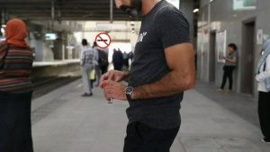 النقل تناشد المواطنين المشاركة معها في التوعية من السلوكيات السلبية لبعض مستخدمي المترو وLRT