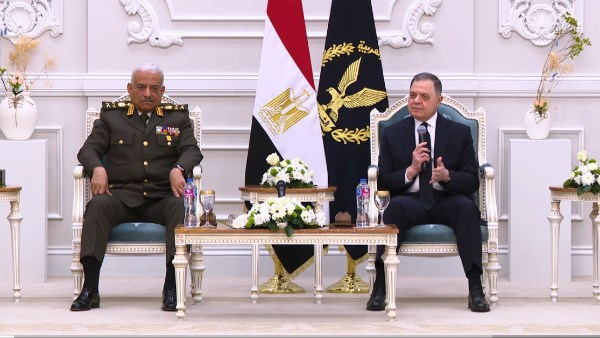 للتهنئة بعيد الشرطة.. وزير الداخلية يستقبل القائد العام للقوات المسلحة ورئيس الأركان| فيديو