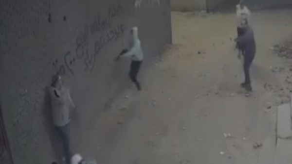 الداخلية تكشف سبب إطلاق النار على صاحب مصنع ونجله في القليوبية