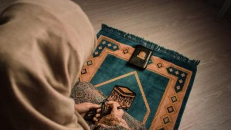 طريقة صلاة التراويح للنساء في البيت.. شرح مفصل