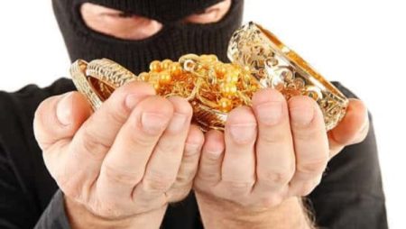 ينفع كدة رجالتك تديني على عيني.. كواليس اعترافات المتهمين في قضية الذهب والمخدرات