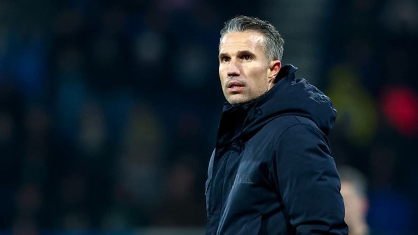 فان بيرسي: نراعي اللاعبين الصائمين في فينورد ونحاول أن نجعل الأمر سهلا قدر الإمكان