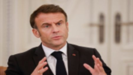 الرئيس الفرنسي يعلن إنشاء قناة اتصال مباشرة مع روسيا