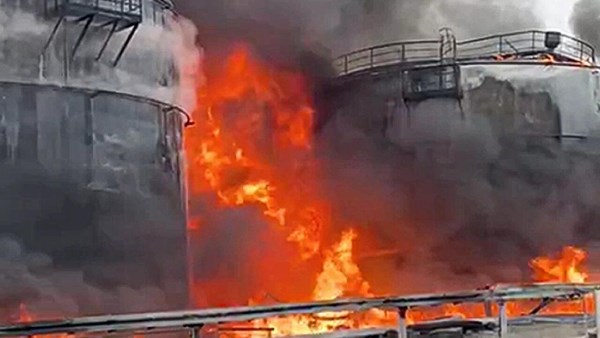 أوكرانيا .. حريق في مصفاة نفط إلسكي في إقليم كراسنودار