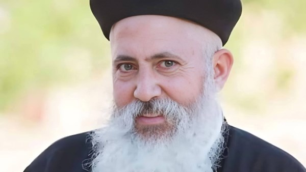 البابا تواضروس يعزي إيبارشية الفيوم في رحيل أحد كهنتها الأفاضل.. صور