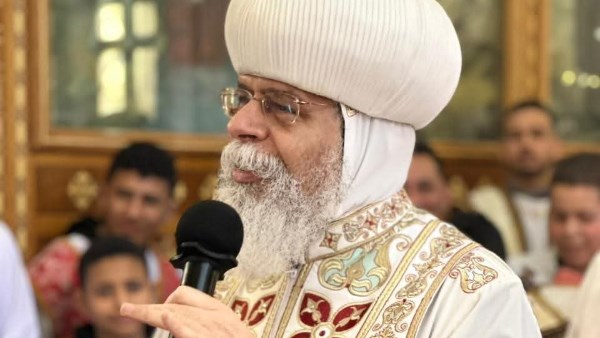 الأنبا تيموثاوس يرسم شمامسة جدد لكنيسة 