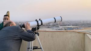 رصد هلال رمضان نهارا لأول مرة في سابقة فلكية.. ما القصة؟