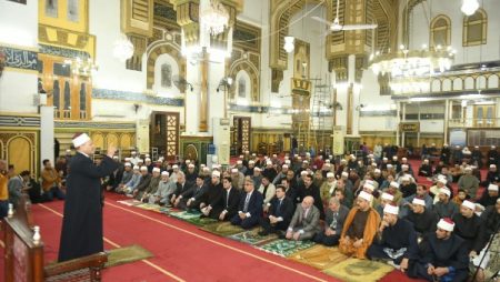 محافظ الدقهلية يشهد احتفالية ليلة النصف من شعبان بمسجد النصر