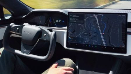 بقرار عاجل.. الصين تحل مشاكل شاشات اللمس والأزرار في السيارات