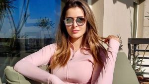 أناقة ورشاقة| عائشة بن أحمد تخطف القلوب بإطلالة رياضية لافتة