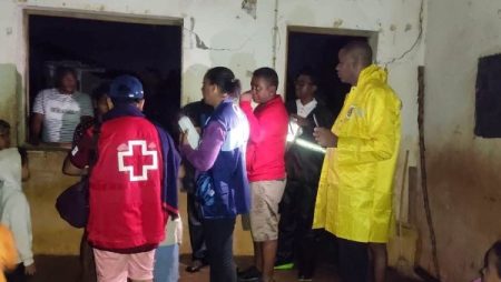 مدغشقر.. مصرع 3 أشخاص و تدمير 800 منزل بسبب إعصار “فيتيا”