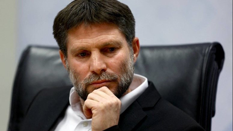 وزير إسرائيلي: لابد من تشجيع الفلسطينيين على الهجرة من الضفة الغربية