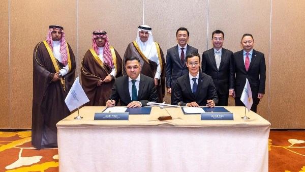السعودية وسنغافورة توقعان اتفاقية لتعزيز الربط الجوي