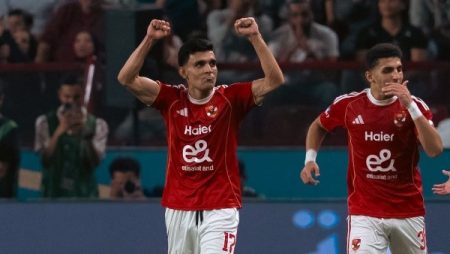 محمد عمارة: بن شرقي لاغنى عنه داخل الملعب