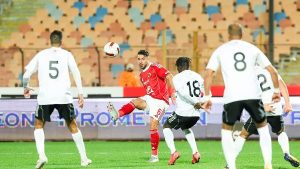 ضربة دفاعية للأهلي قبل مواجهة سموحة